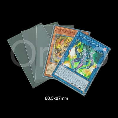 La tarjeta interna clara de Yugioh envuelve el tamaño perfecto de 60x87 mm para la protección de tarjetas pequeñas