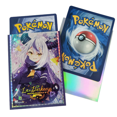 Mangas lindas de la tarjeta de la muchacha del animado de Art Printing Card Sleeves Tcg de la historieta de la tarjeta del tamaño olográfico de encargo de la manga MTG Yugioh